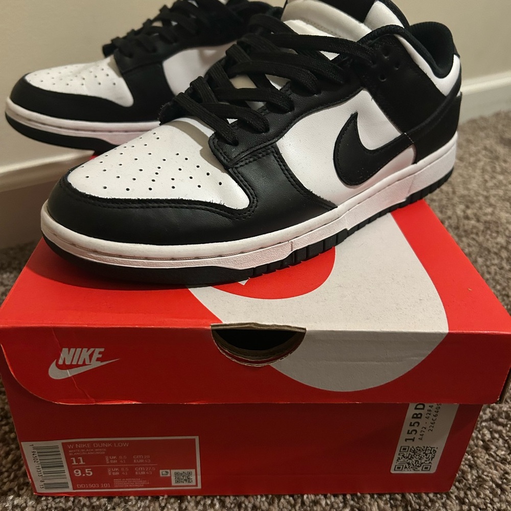 nike dunk panda low mens 9.5= womens 11